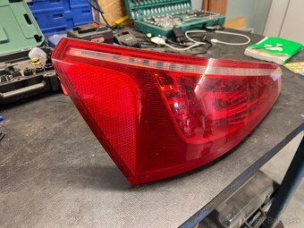 Zadné ľavé svetlo a predná ľavá mriežka Audi Q5 2008-2012 - 8