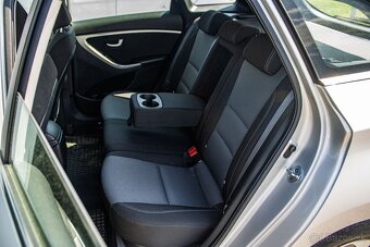 Hyundai i30 CW 1.6i CRDi VGT Family - 8