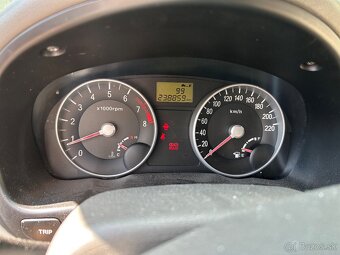 Hyundai accent 1.4 - 8