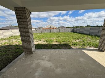 Novostavba rodinného domu veľkým pozemkom obci Povoda - 8