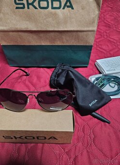Slnečné okuliare originál Škoda, pero, nabíjací kábel USB - 8