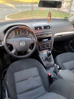 ŠKODA OCTAVIA 2 - 8