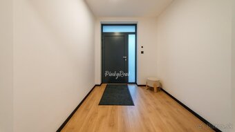 Pinky Real - Nový bungalov s výhľadom na zámok na predaj - 8