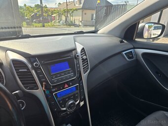 Predam Hyundai i30 CW 1.6i CRDi Style 99275 km 2016 - 8