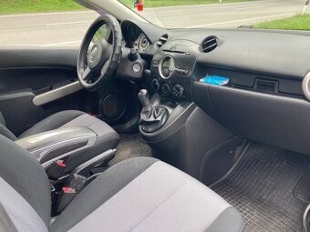 Mazda 2 - 8