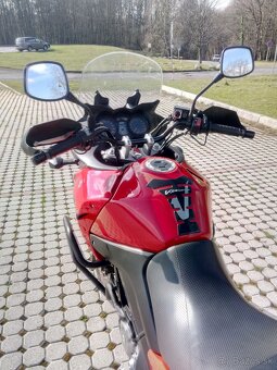 Suzuki DL650 V-Strom - 8