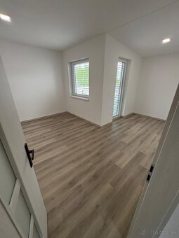 Nesvady prenájom 2 apartmánov dlhodobo Nesvady - 8