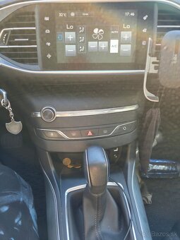 Peugeot 308 - 8
