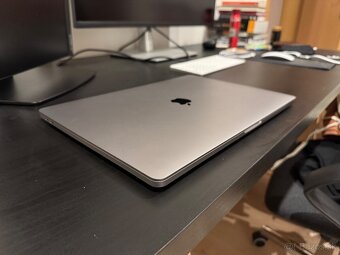 MacBook Pro i9 16GB / 1TB - 8