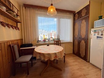 Na predaj: CENTRUM veľký 3 izb.byt + BALKON + ŠATNIK - 8