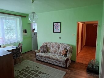 Trojizbový byt s balkónom v pokojnej lokalite obce Buzitka - 8