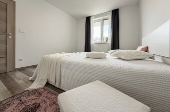 Rodinný dom s dvojgarážou v Špačinciach - 8