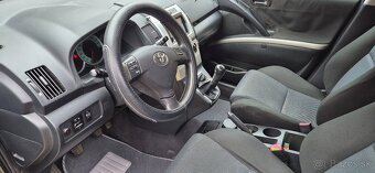 Toyota corolla verso 1.6 - 8