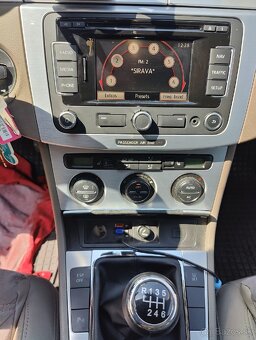 VW Passat Variant 2.0 TDI CR Highline - 8