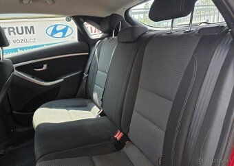 Hyundai i30 1.6-1.MAJITEL-NÍZKÉ KM - 8