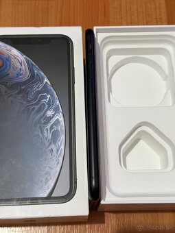 Predám Apple IPhone XR 64GB Black Minimálne Známky - 8