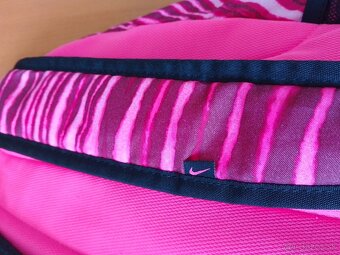 Praktický ľahučký batoh Nike - 8