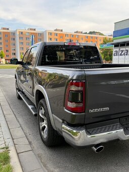 Dodge RAM 1500 Laramie—5.7 V8 HEMI—2020–KŮŽE—95.000km - 8