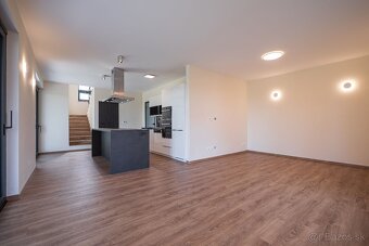 NA PREDAJ 4izb. rekreačný dom priamo pri golfovom areály - 8