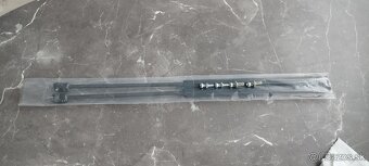 Škoda Octavia 3 / plynové vzpery prednej kapoty. - 8