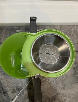 Odšťavovač Bosch MES25G0 700w - 8