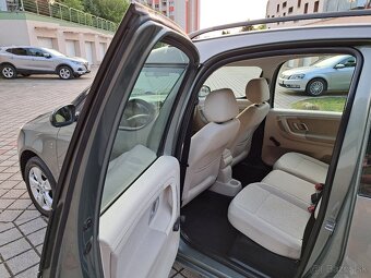 Škoda Roomster 1.6.16V 77 kW Elegance R.V.2009 - 8