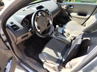 Renault Megane 1.6 - 8