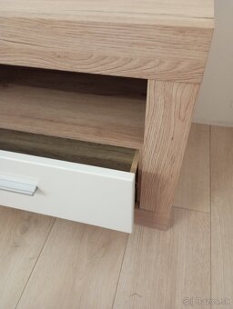 TV stolík - 8