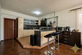 Na predaj dvojgeneračný rodinný dom v tichej lokalite v LC - 8