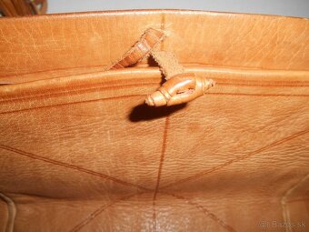 Kožená kabelka so strapcami - 8