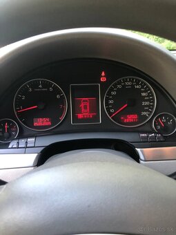 Audi A4 8E - 8