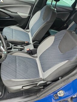 Opel Crossland X Combi 61kw Manuál 72 300km - 8