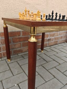 Šachový stolík s dreveným šachom - 8