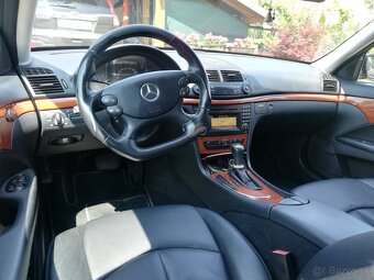 Merceds E - 8
