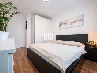 REZERVOVANÉ 2 izbový byt s balkónom - 2 x parking - Novostav - 8