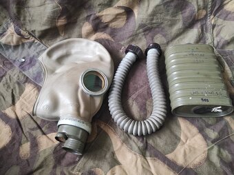 Plynová maska - 8