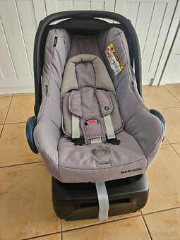 Autosedačka Maxi Cosi Cabriofix + Isofix základňa - 8