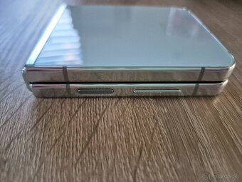 Predám Samsung Z flip 5, 8gb/512gb, zelený - 8