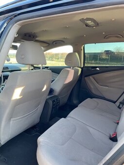 Volkswagen Passat 2.0FSI - 8
