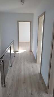 Ponúkame na prenájom 4 izbový byt v rodinnom dvojdome - 8