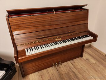 Nepremeškajte piano dovoz celá SR - 8