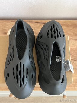 Yeezy foam runner carbon 46 - 8