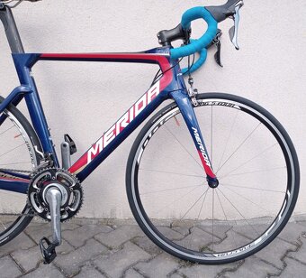 Predám aerokarbonový cestný bicykel MERIDA REACTO - 8