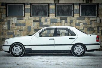 MERCEDES BENZ C180 90kW ESPRIT 1997 - 8