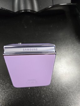 Samsung galaxy flip4 - 8