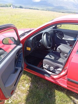 Hyundai Elantra 1.6 77kw - 8