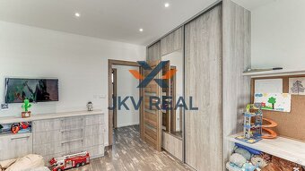 Moderný 5-izbový rodinný dom s bazénom a altánkom | Veľké Úľ - 8
