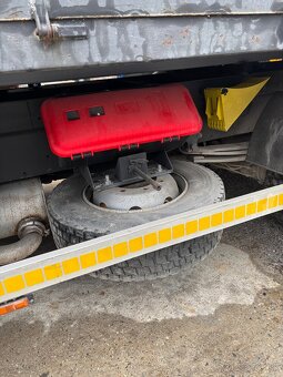 Trojstranny sklapač s hydralickou rukou VOLVO FL 240 - 8