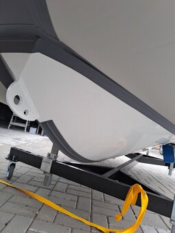 Motorový čln GLADIATOR RIB 380AL - 8