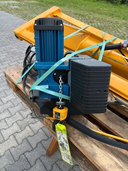 stlpový žeriav Demag 125 kg r. 2018 - 8